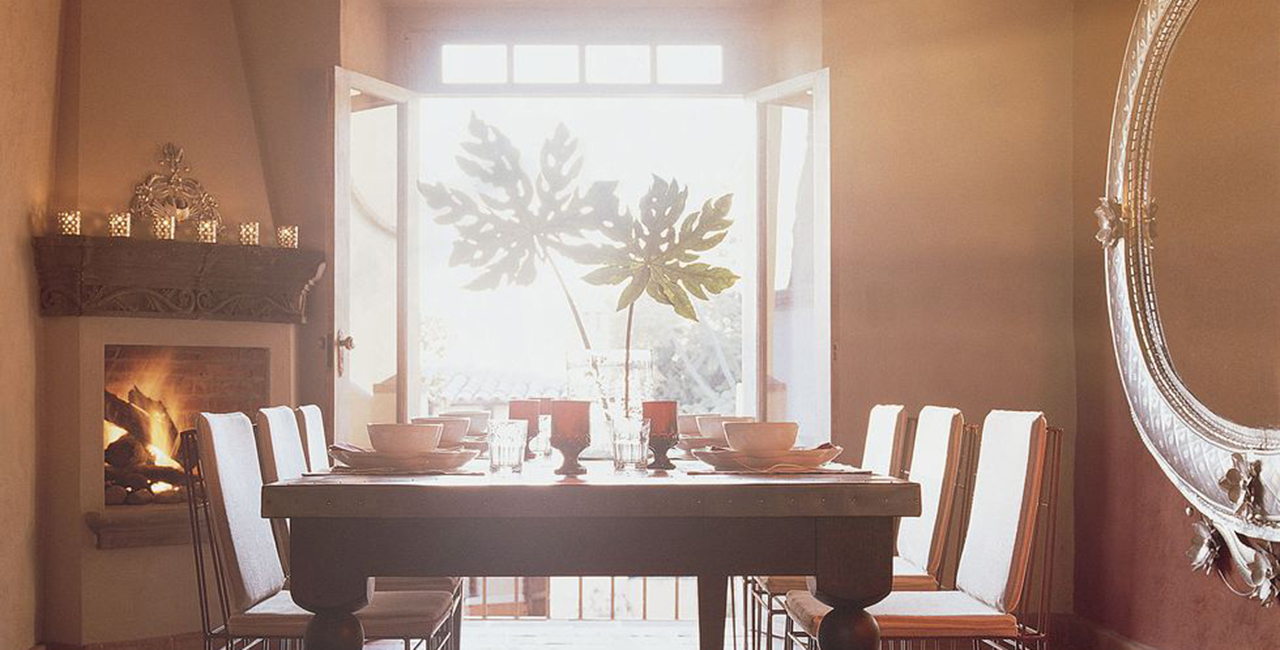 Comedor mexicano con diseño minimalista y orgánico.